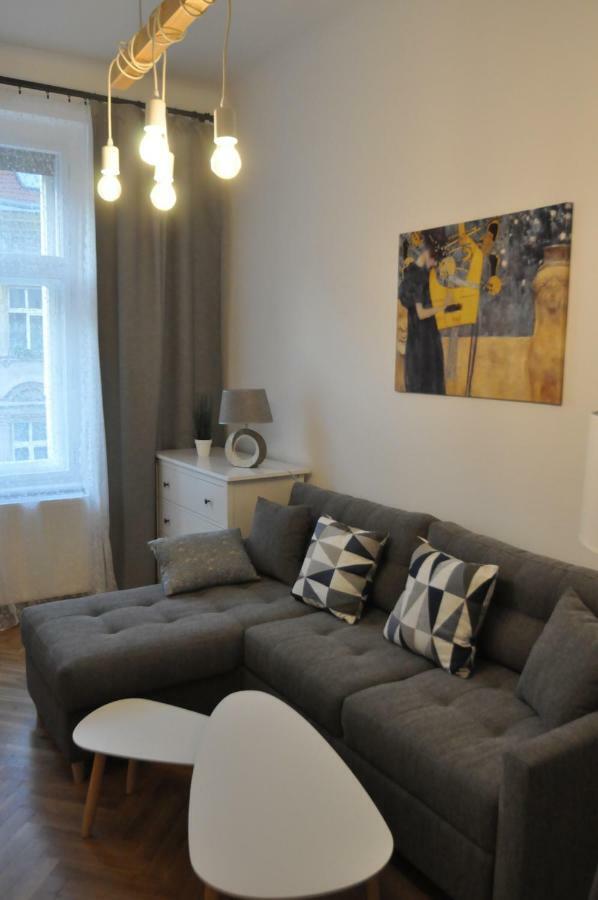 Jirina Appartments ปราก ภายนอก รูปภาพ