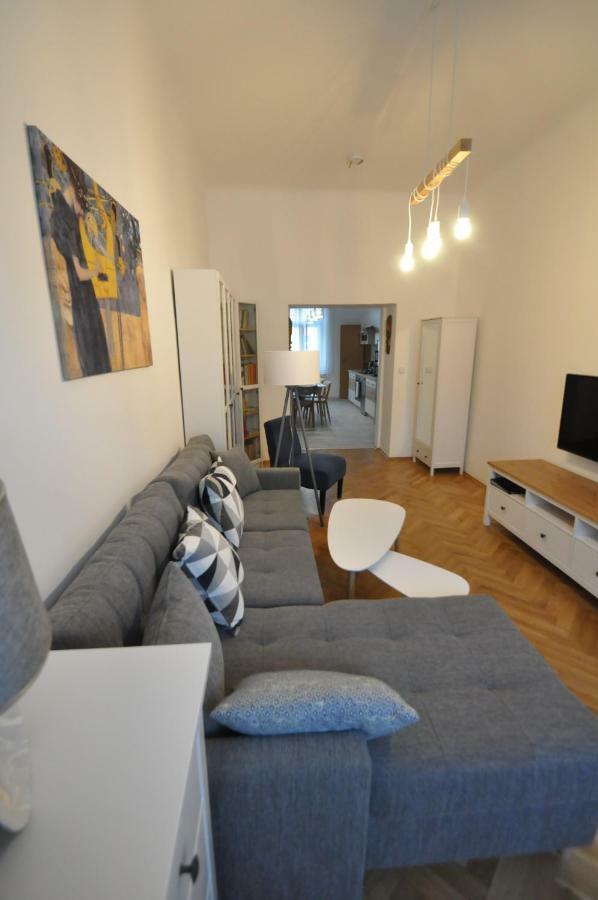 Jirina Appartments ปราก ภายนอก รูปภาพ