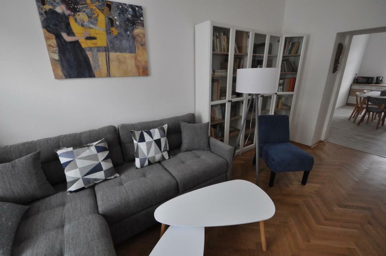 Jirina Appartments ปราก ภายนอก รูปภาพ